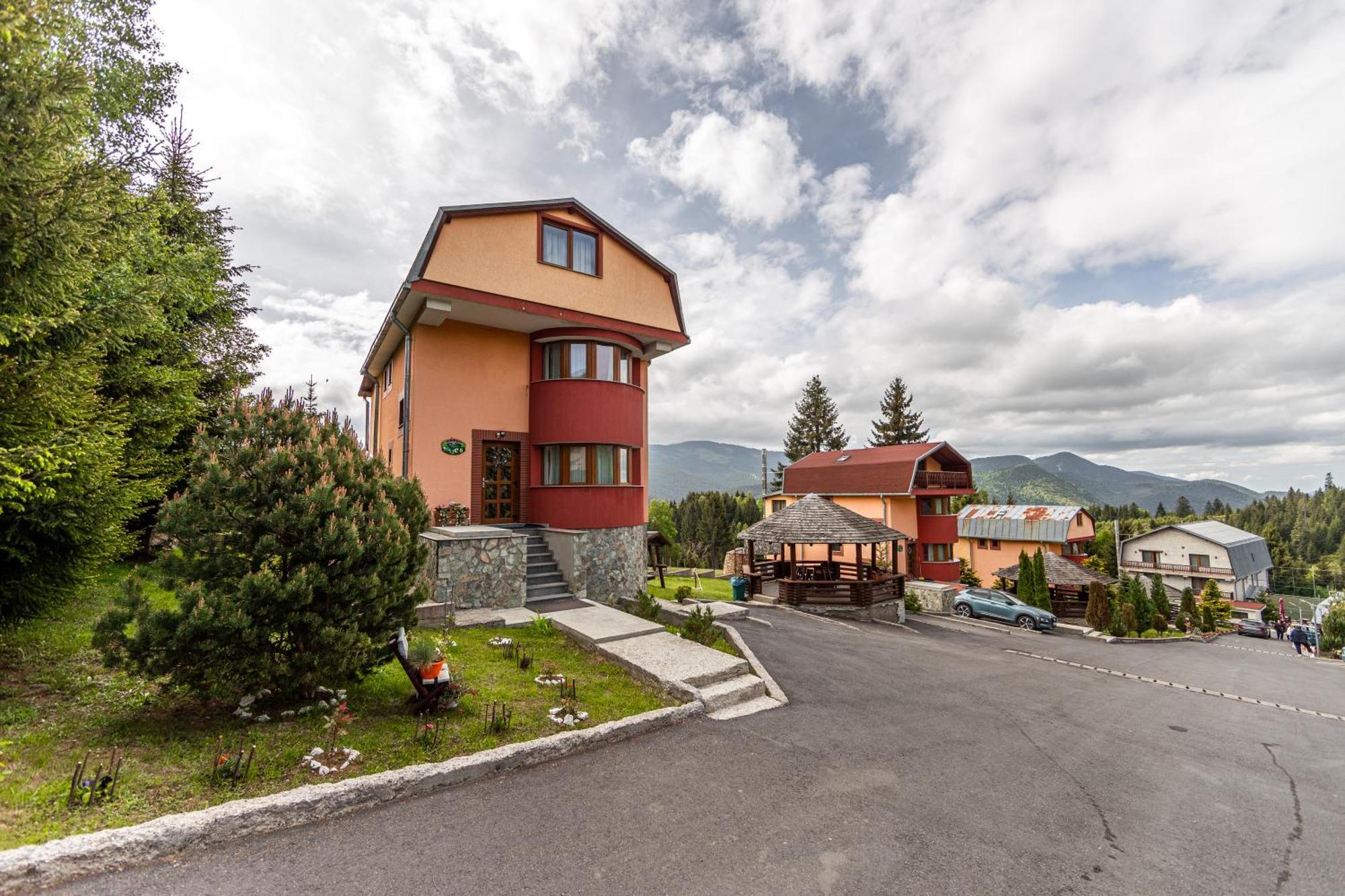 Resort Europark Fundata Bagian luar foto