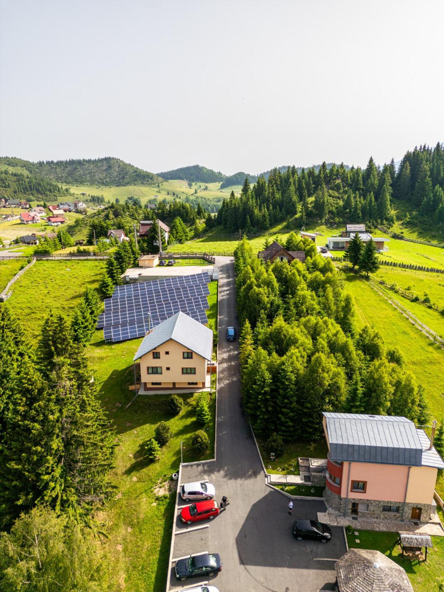 Resort Europark Fundata Bagian luar foto